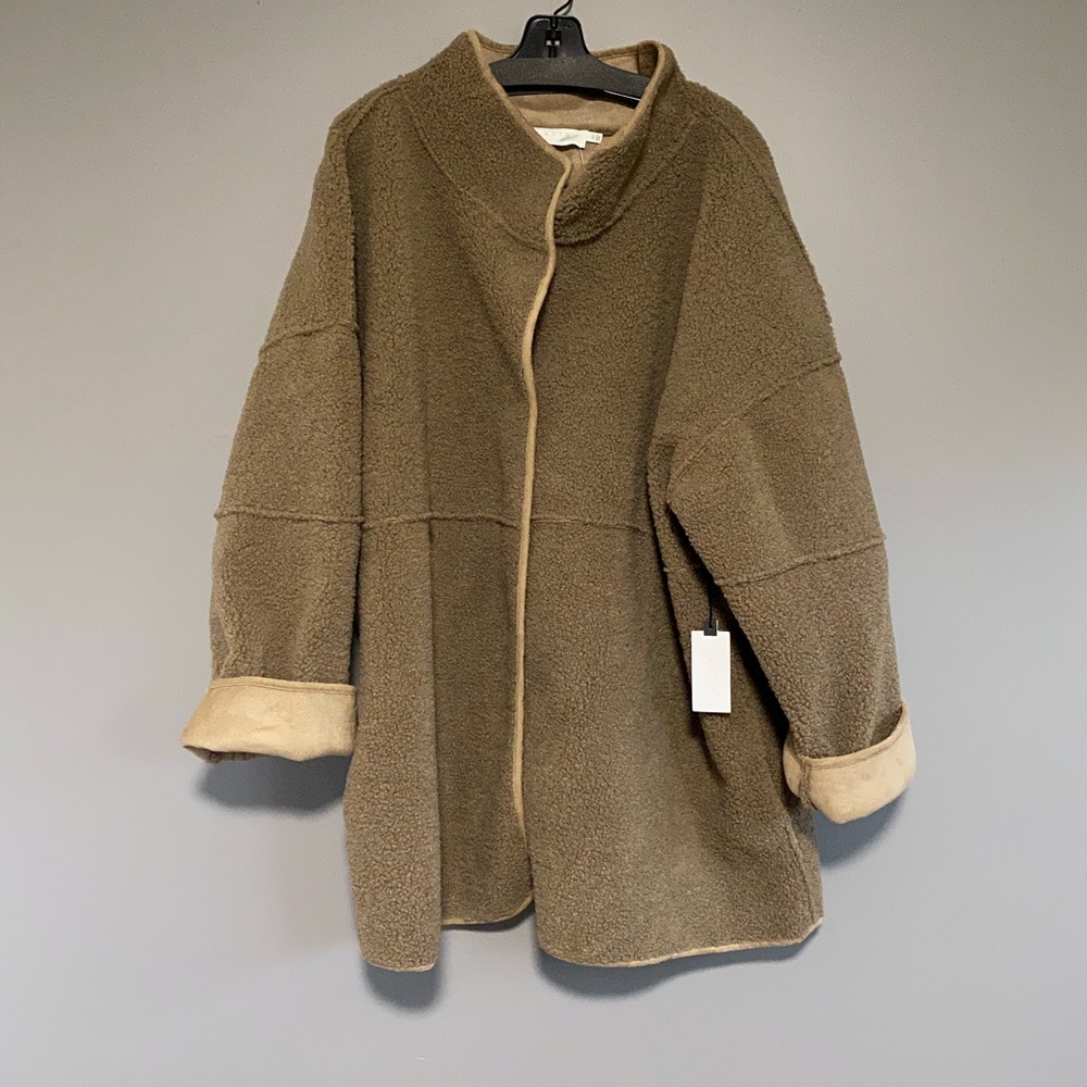 ASTR Snap Front Teddy Jacket In Camel - Picture 2 of 5